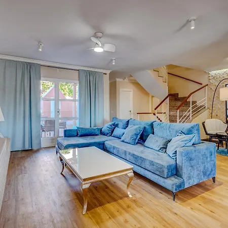 펜션 Residencia El Duque - 1, Marius 아데제