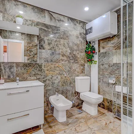 Residencia El Duque - 1, Marius 펜션 *