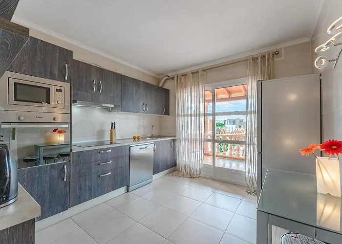 Residencia El Duque - 1, Marius Дом отдыха Адехе