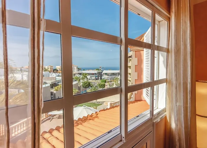 Residencia El Duque - 1, Marius Адехе